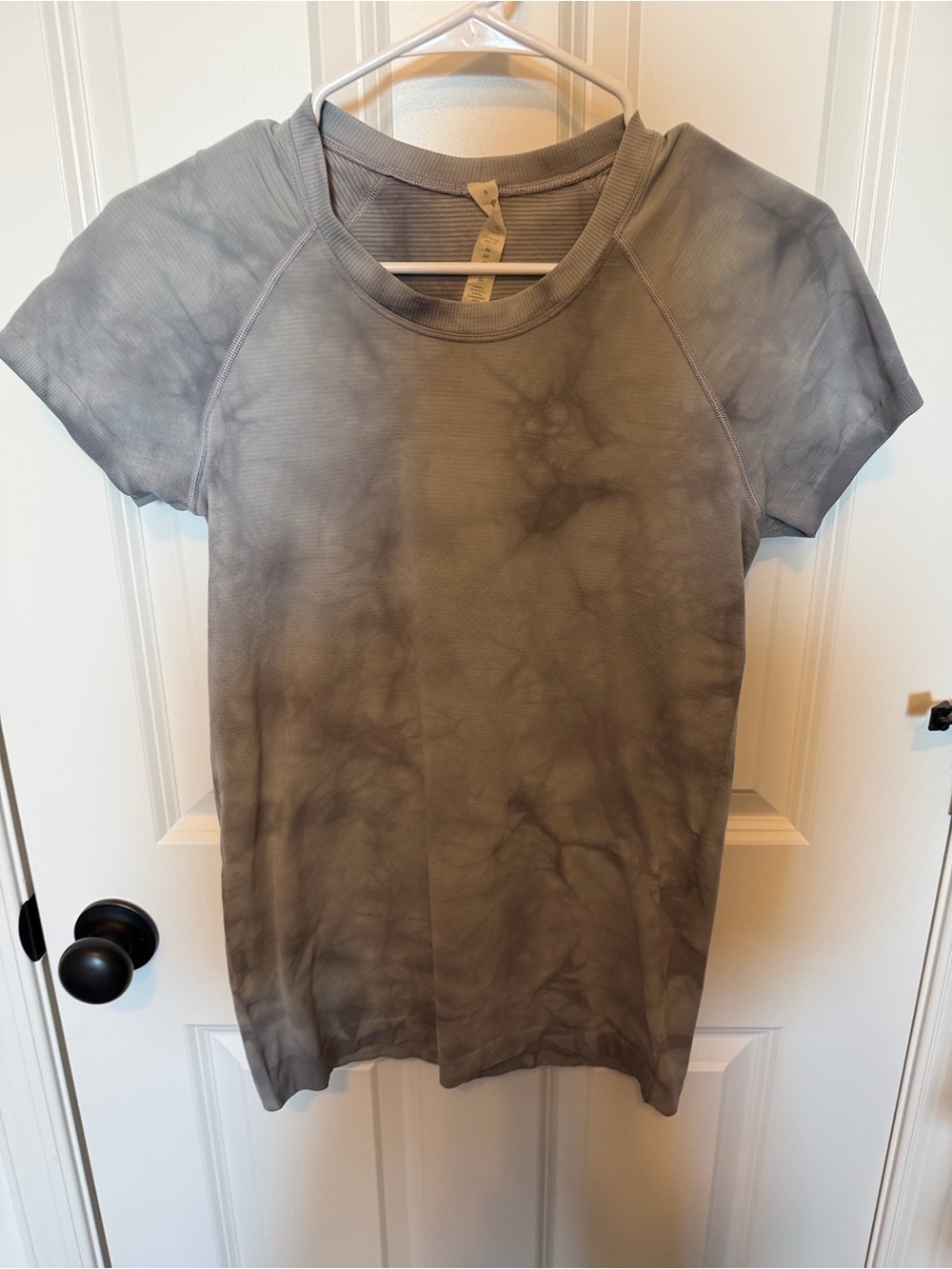 lululemon athletica Gray Tie-Dye Short Sleeve Tee